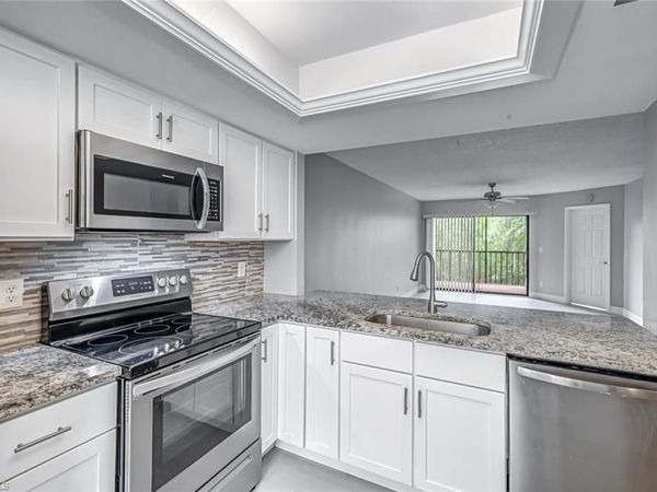 15206 Parkside DR, Unit 102, FORT MYERS, FL 33908