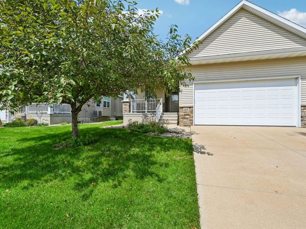 460 2nd Street, Fairfax, IA 52228
