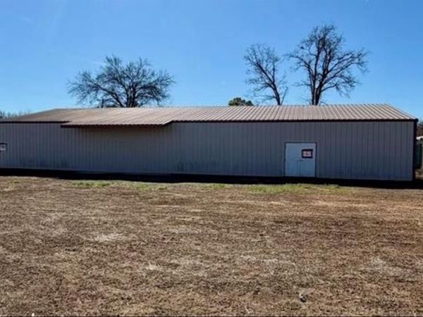833 E Main Street, Shawnee, OK 74801