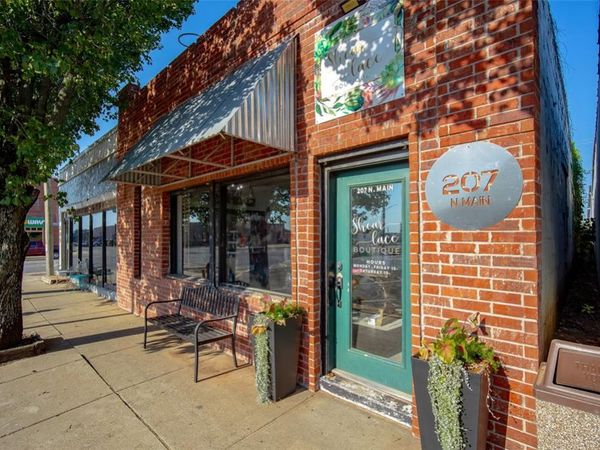 207 N Main , Blanchard, OK 73010