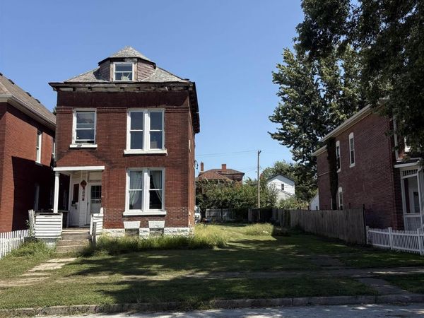 628 N 7TH Street, Quincy, IL 62301