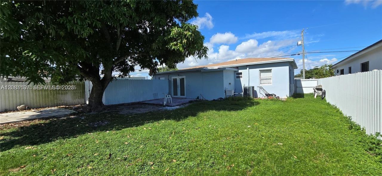 12140 SW 218th St , Miami, FL 33170 Photo