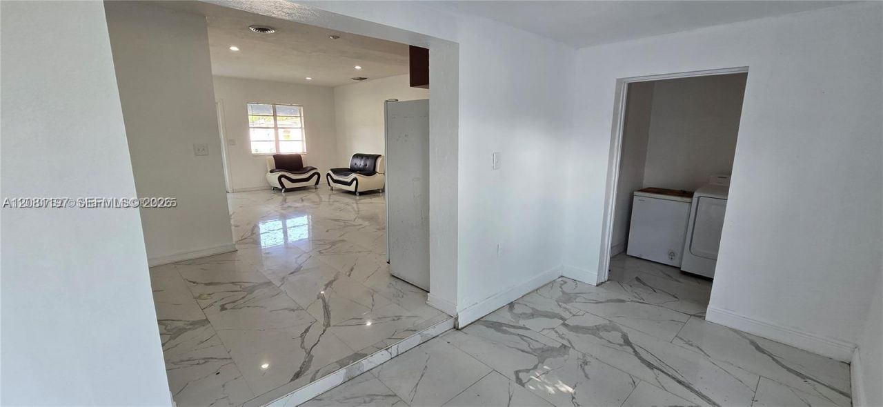 12140 SW 218th St , Miami, FL 33170 Photo