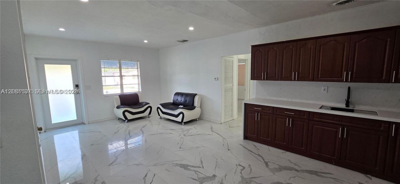12140 SW 218th St , Miami, FL 33170 Photo