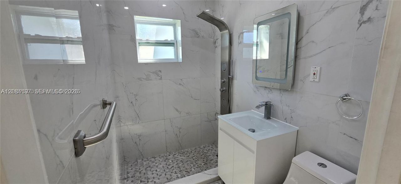 12140 SW 218th St , Miami, FL 33170 Photo