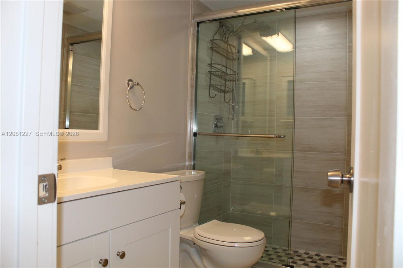 6780 W 2nd Ct , Unit 401, Hialeah, FL 33012 Photo
