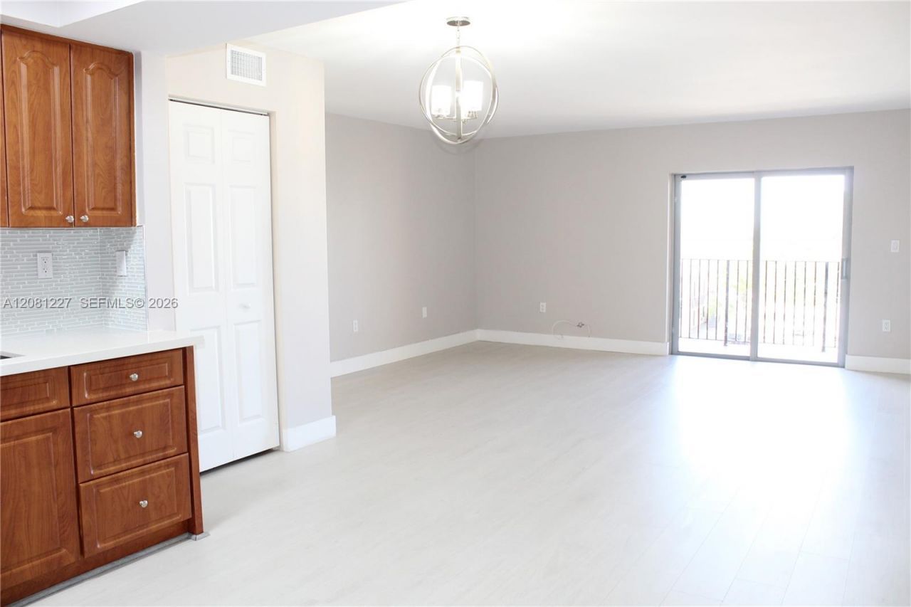 6780 W 2nd Ct , Unit 401, Hialeah, FL 33012 Photo