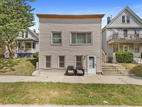 3654 E Squire AVENUE, Cudahy, WI 53110