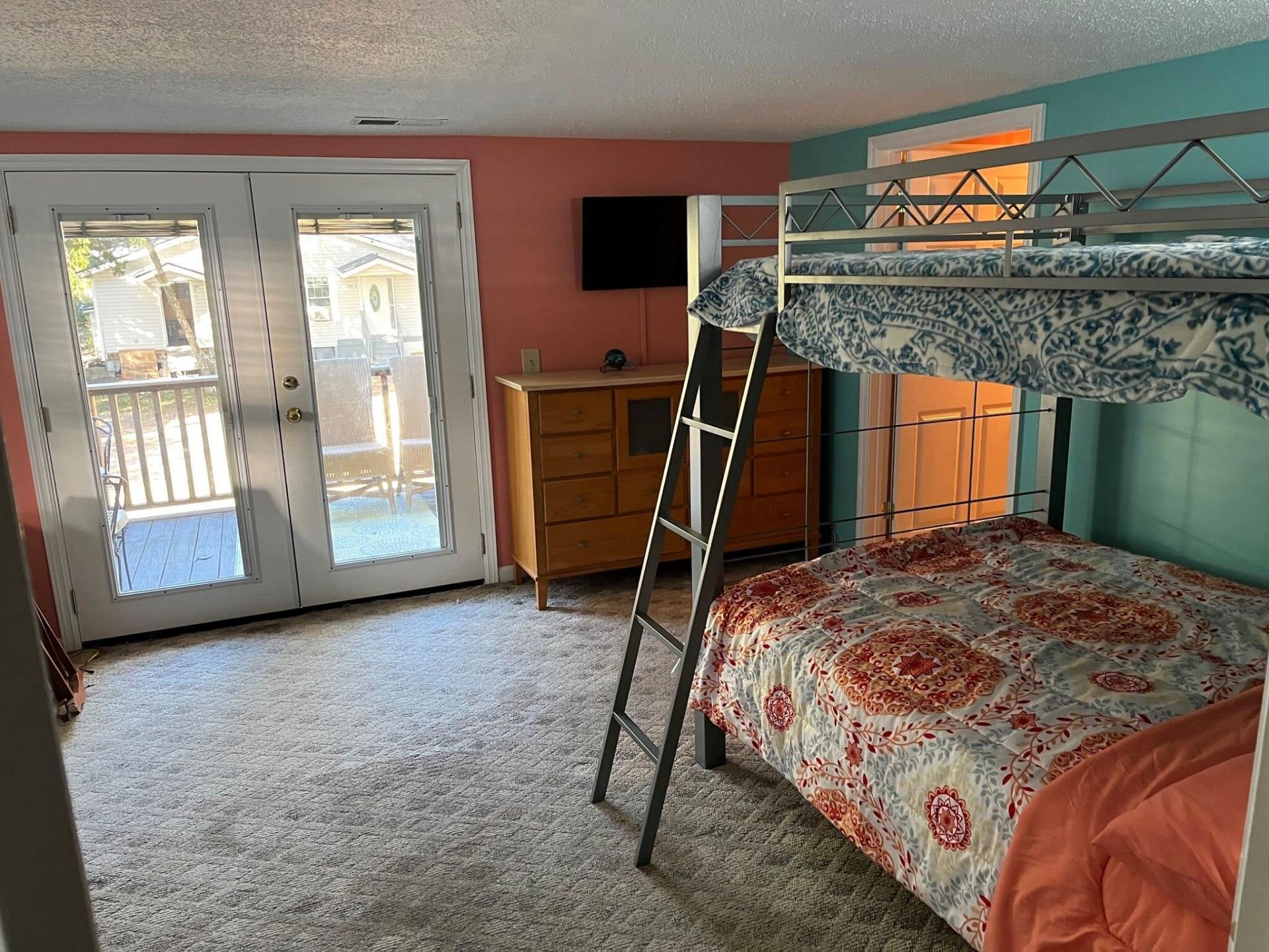 305 Chester St.  Photo 12