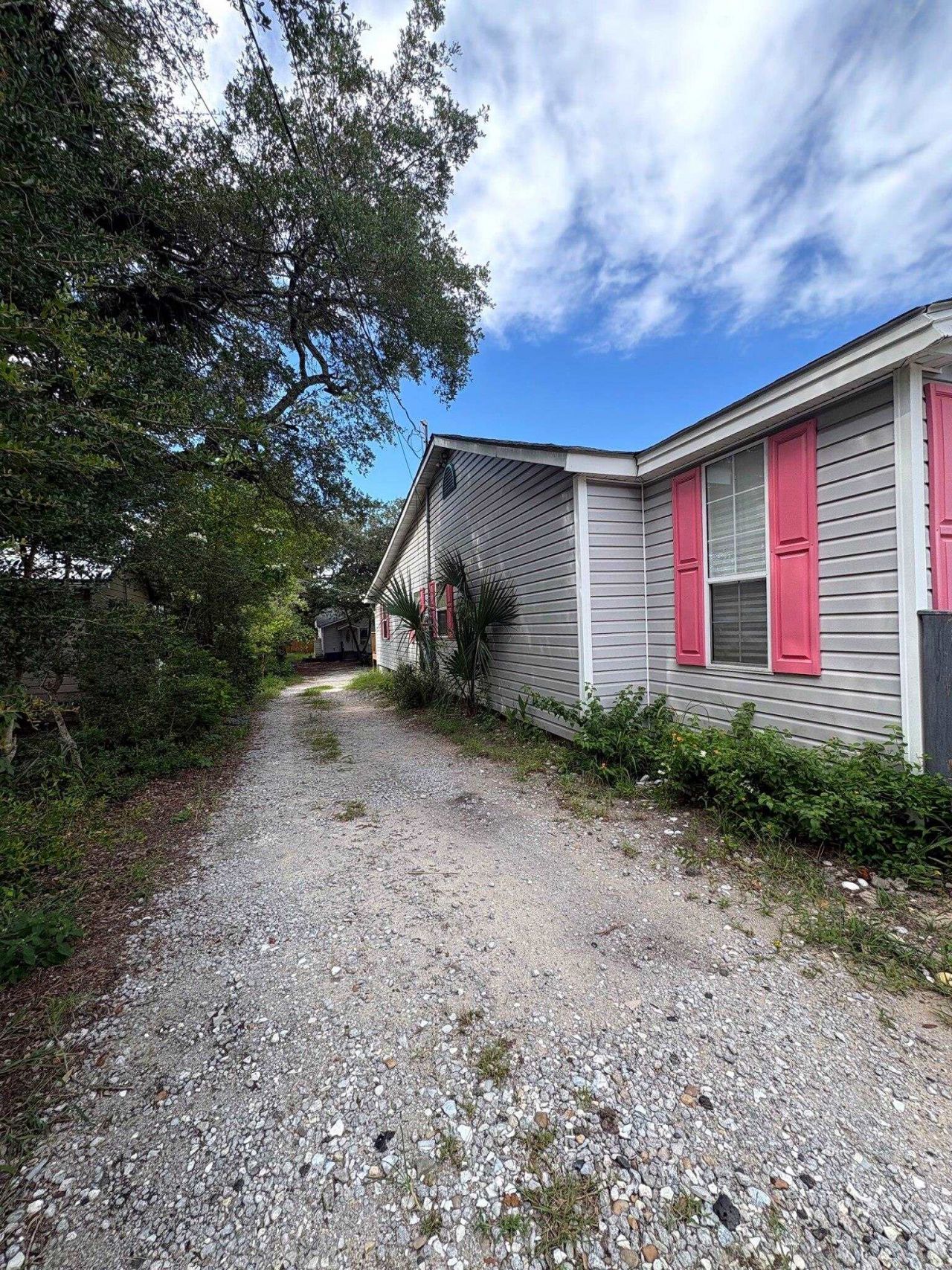 305 Chester St.  Photo 21