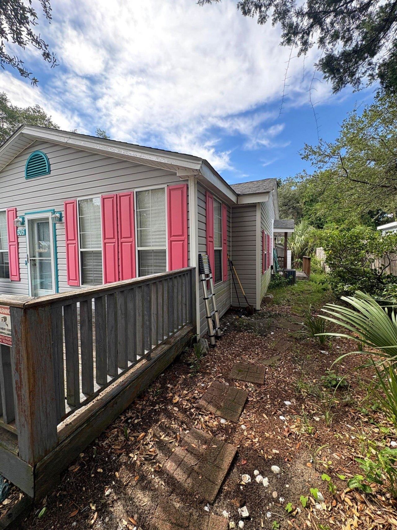 305 Chester St.  Photo 22