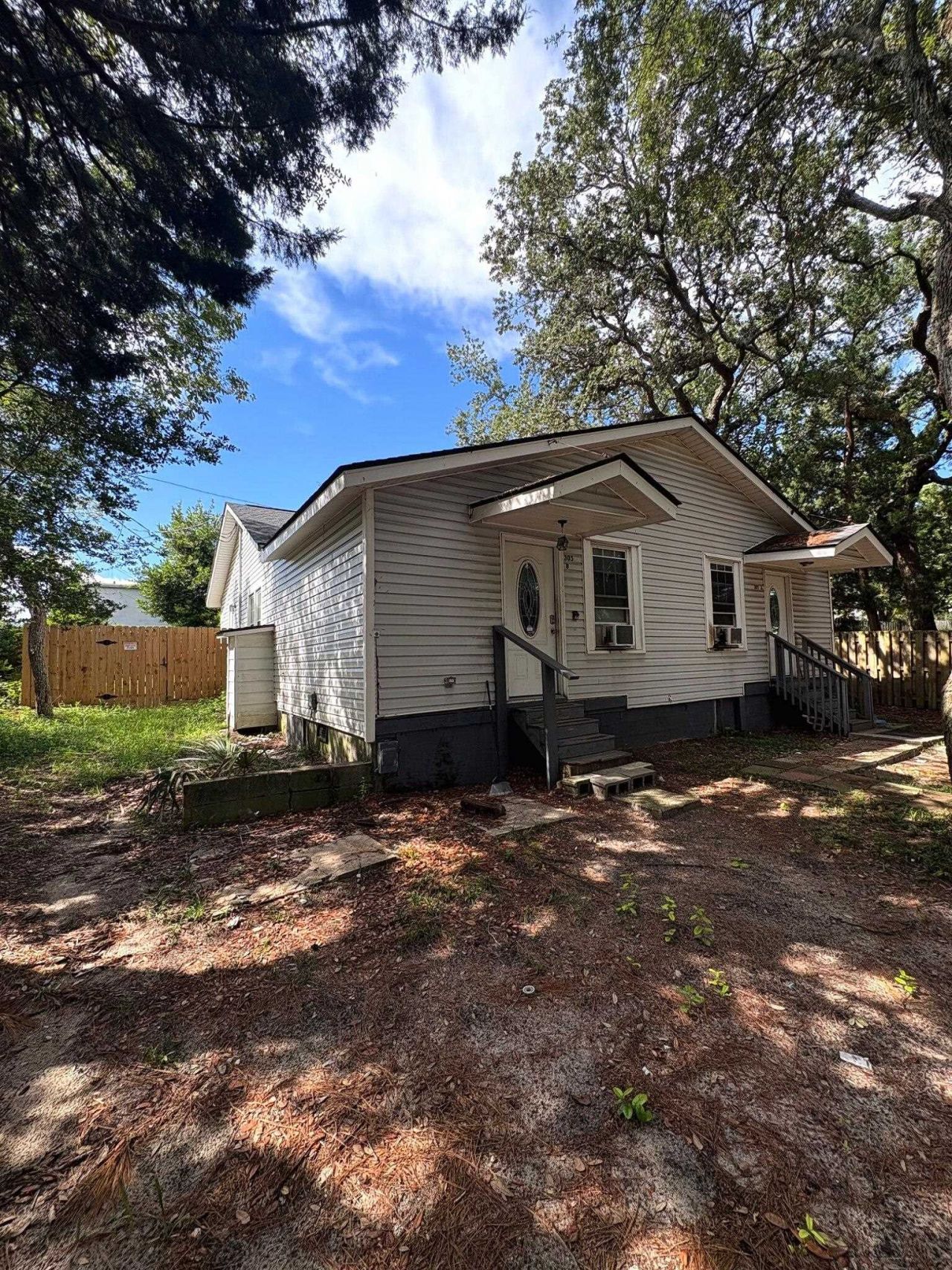 305 Chester St.  Photo 27