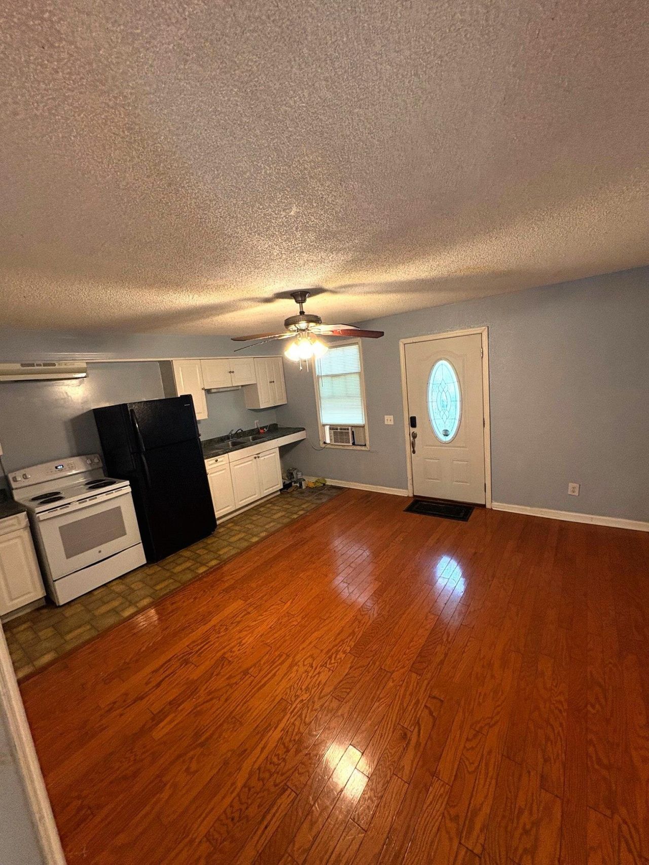 305 Chester St.  Photo 28
