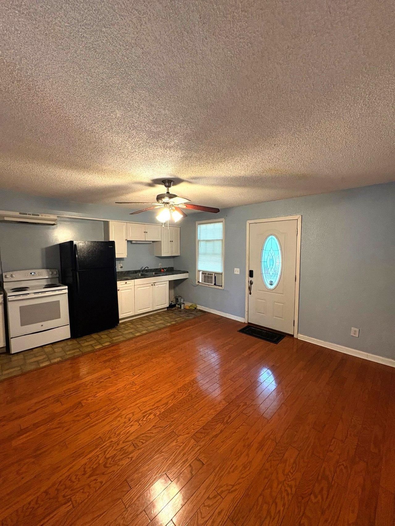 305 Chester St.  Photo 29