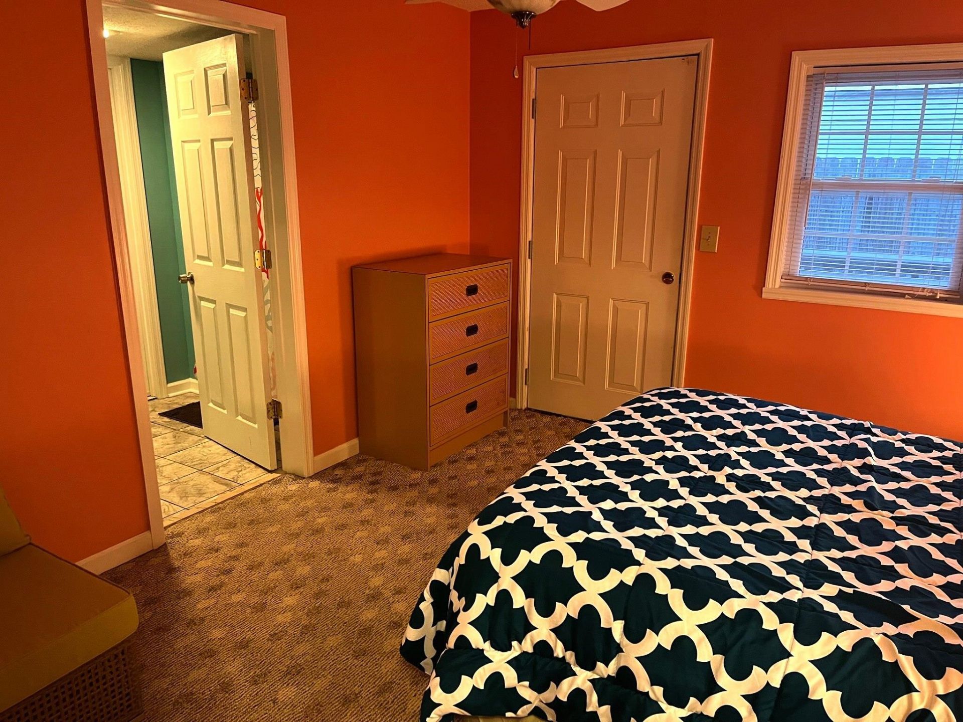 305 Chester St.  Photo 9