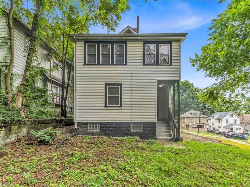 712 Roselle Avenue, Unit B/UP, Akron, OH 44307 Photo 17