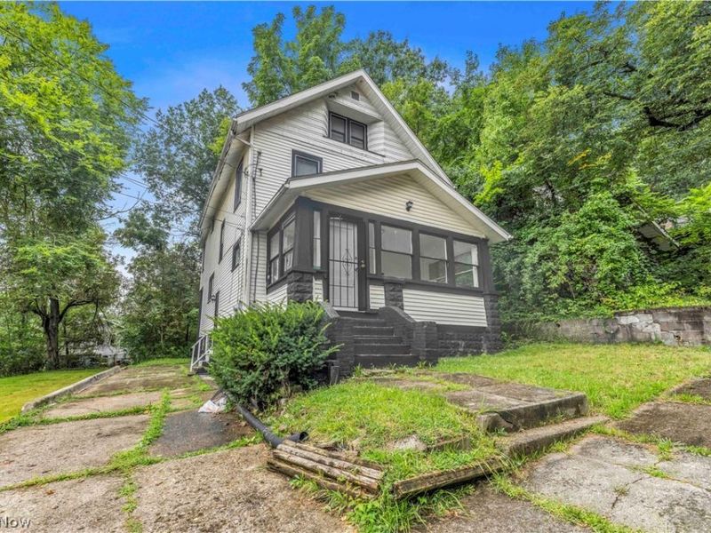 712 Roselle Avenue, Unit B/UP, Akron, OH 44307 Photo 2
