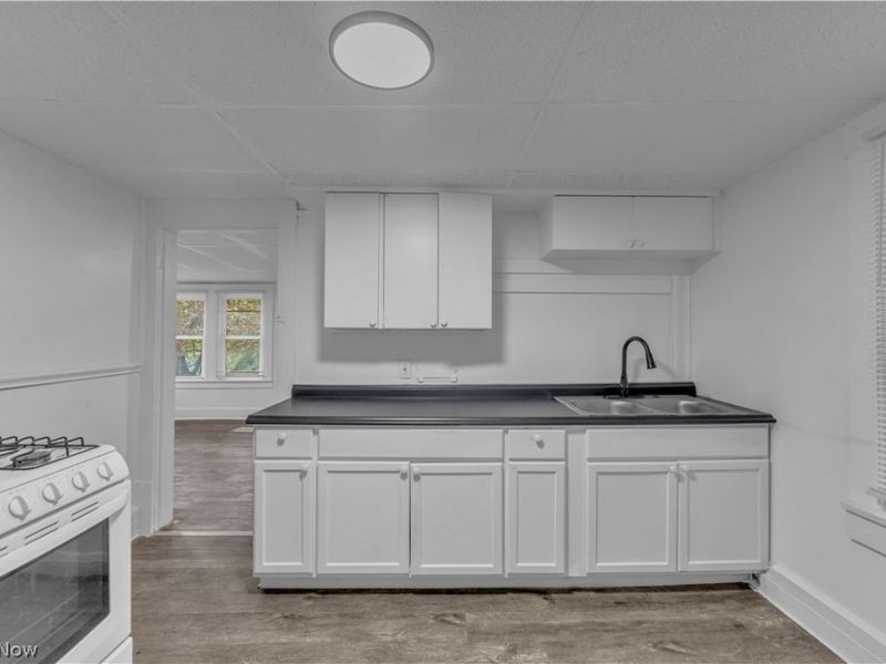 712 Roselle Avenue, Unit B/UP, Akron, OH 44307 Photo 7