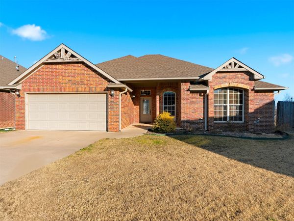 431 Westchester Court, Ada, OK 74820
