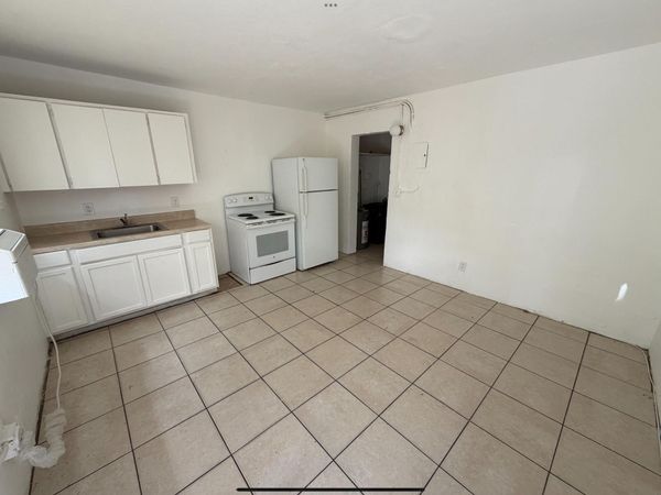 1100 NW 7TH Street, Unit 2, Fort Lauderdale, FL 33311