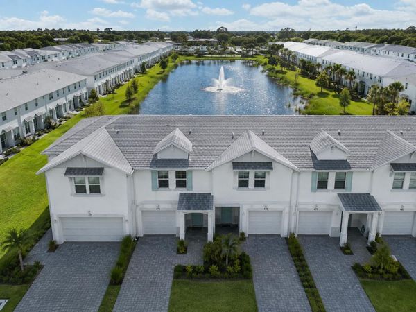 475 Salisbury Circle, Fort Pierce, FL 34982
