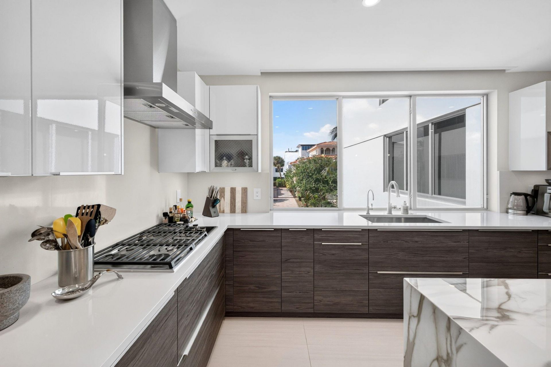 244 Garden Court, Lauderdale by the Sea, FL 33308 Photo