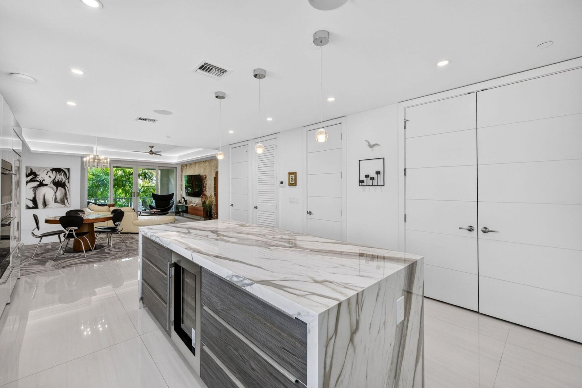 244 Garden Court, Lauderdale by the Sea, FL 33308 Photo