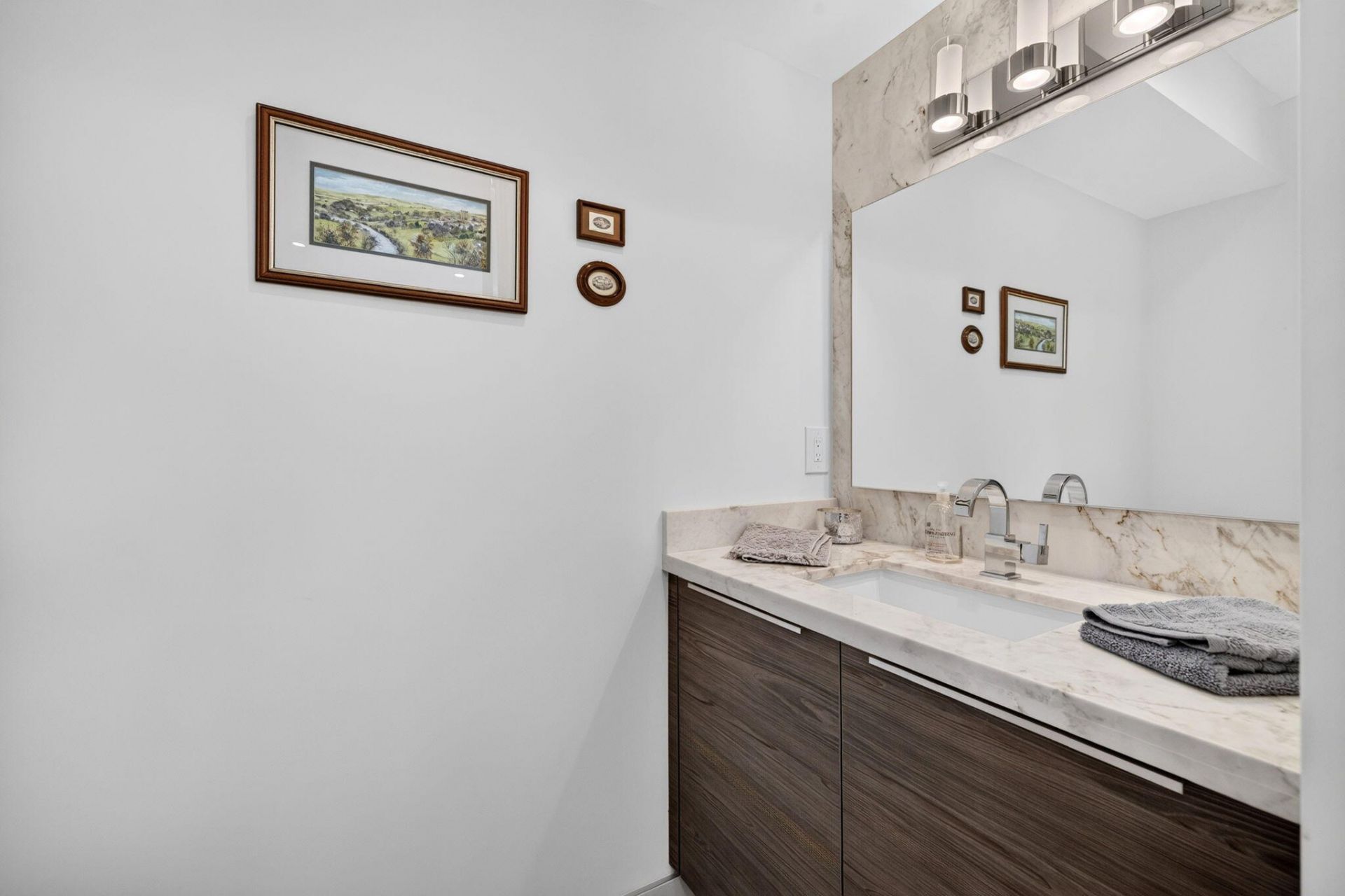 244 Garden Court, Lauderdale by the Sea, FL 33308 Photo