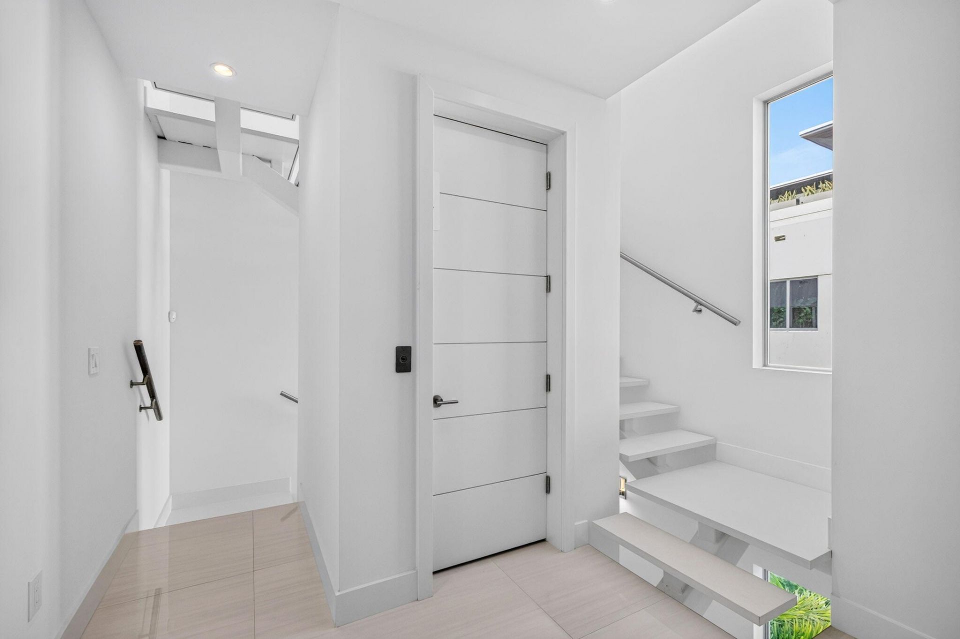 244 Garden Court, Lauderdale by the Sea, FL 33308 Photo