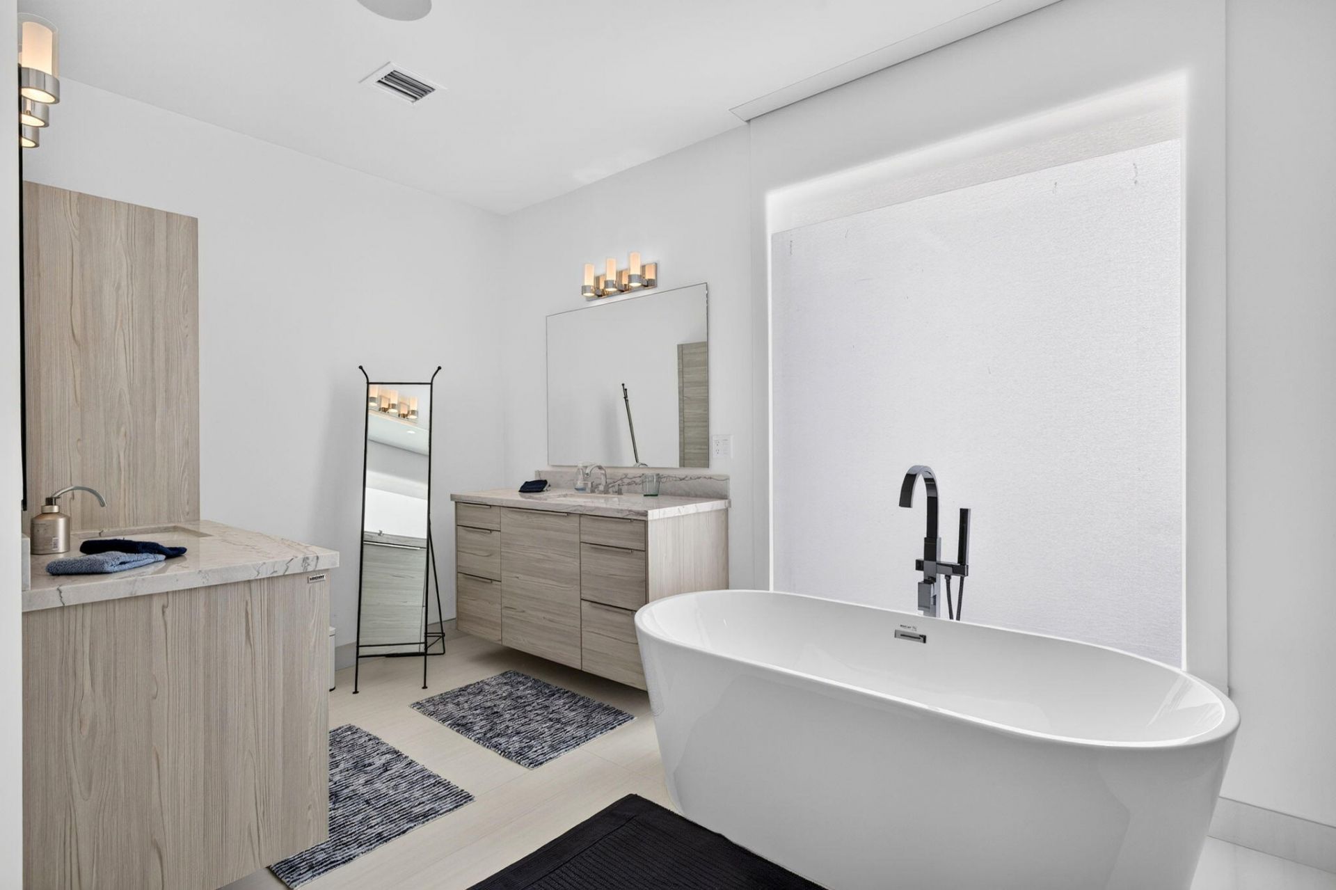 244 Garden Court, Lauderdale by the Sea, FL 33308 Photo