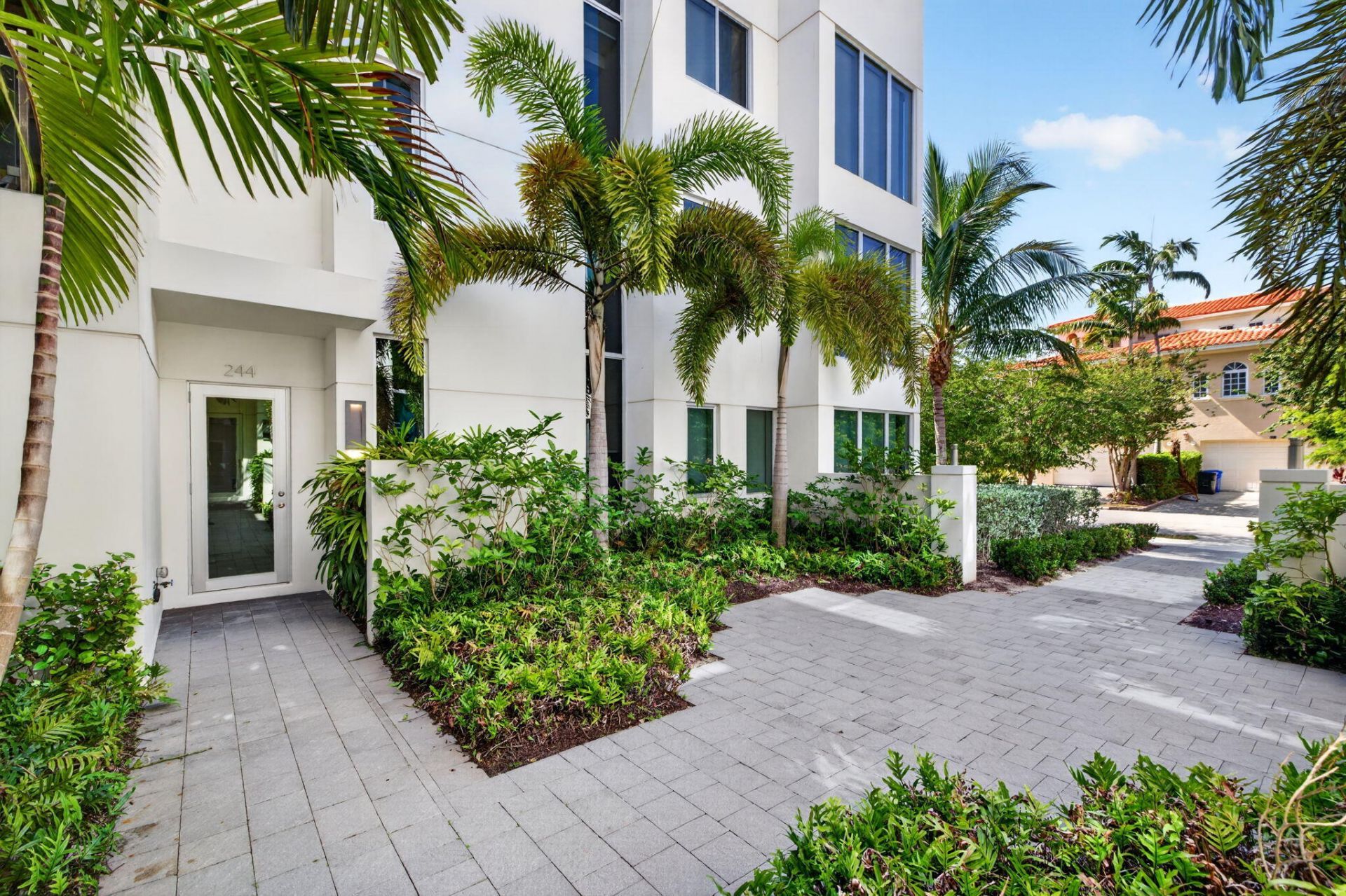 244 Garden Court, Lauderdale by the Sea, FL 33308 Photo