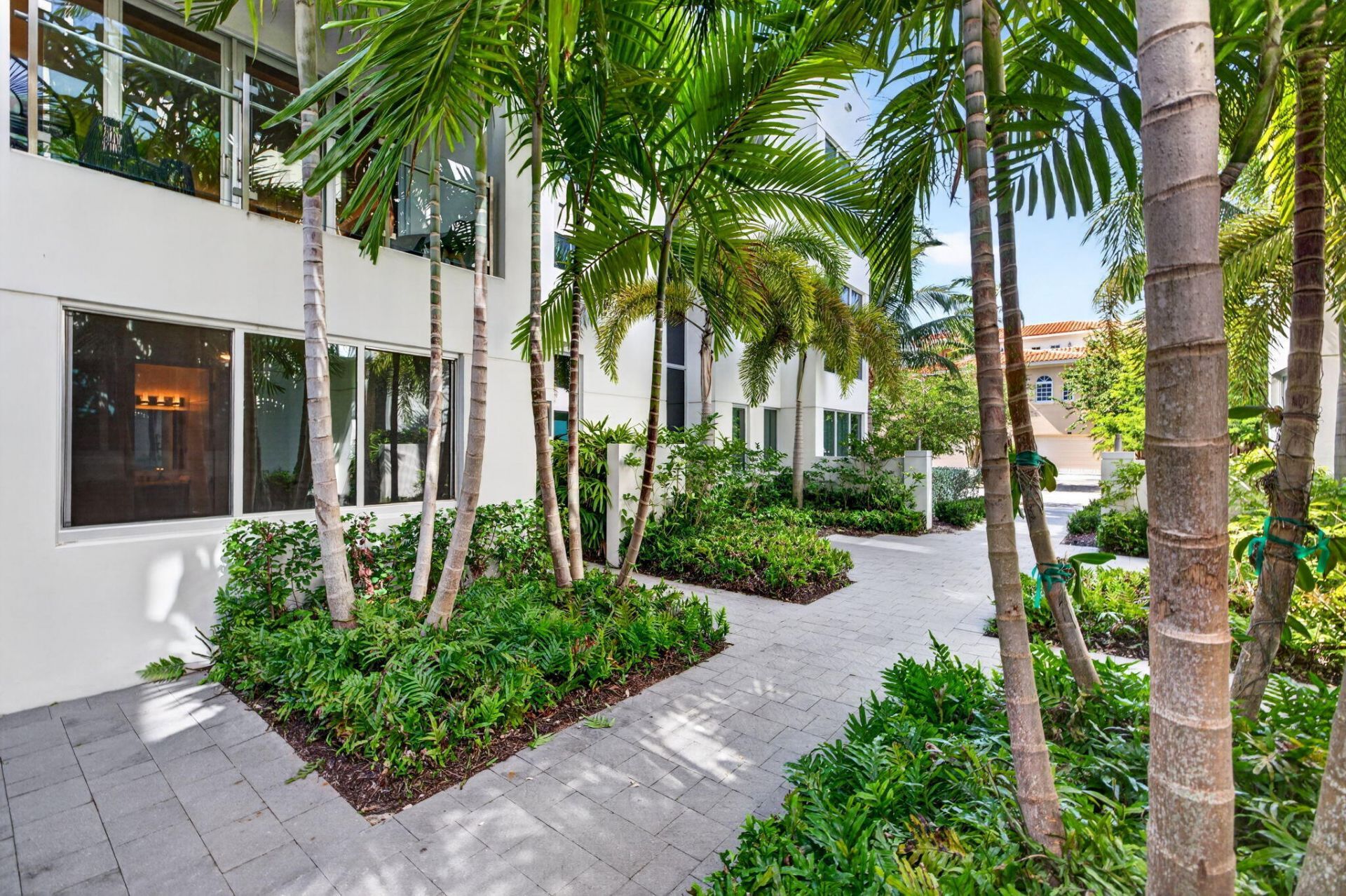 244 Garden Court, Lauderdale by the Sea, FL 33308 Photo