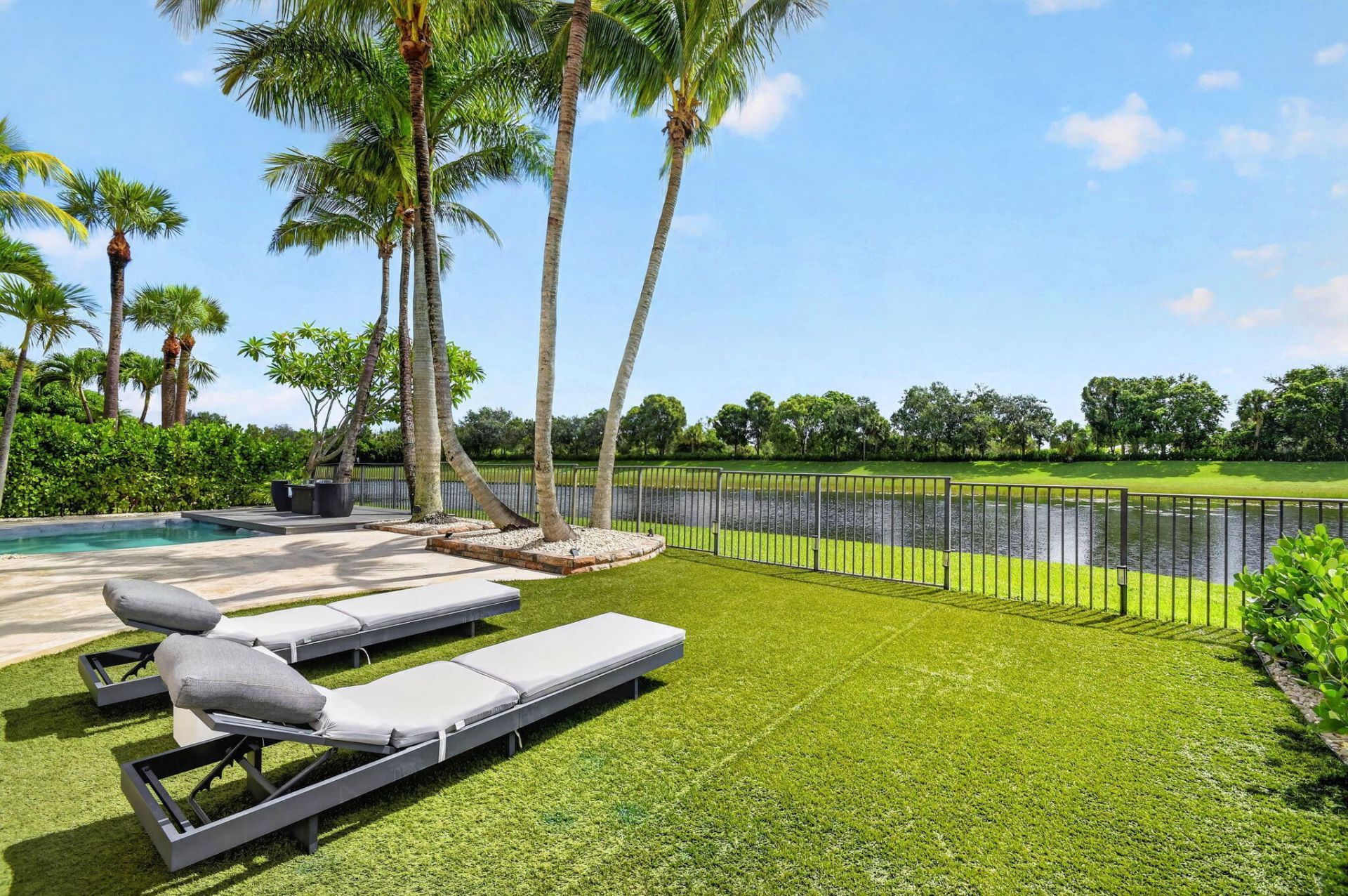 718 Edgebrook Lane, West Palm Beach, FL 33411 Photo
