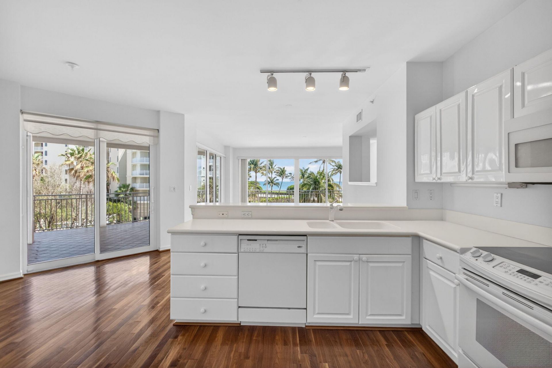 1660 S Highway A1a (incl. Separate Deeded Guest Su, Unit 222, Jupiter, FL 33477 Photo