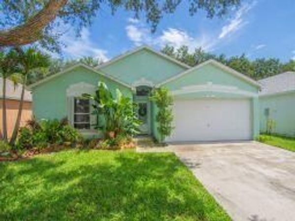 1007 E 13TH Square, Vero Beach, FL 32960