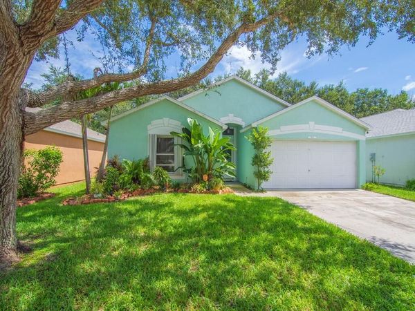 1007 E 13TH Square, Vero Beach, FL 32960