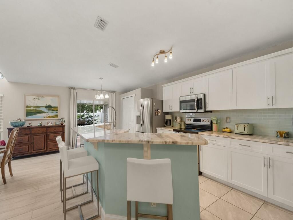 1007 E 13th Square, Vero Beach, FL 32960 Photo