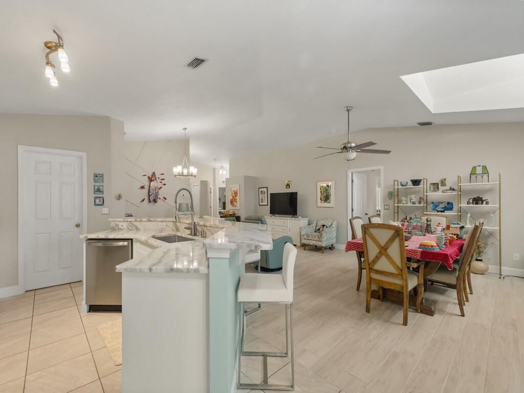 1007 E 13th Square, Vero Beach, FL 32960 Photo
