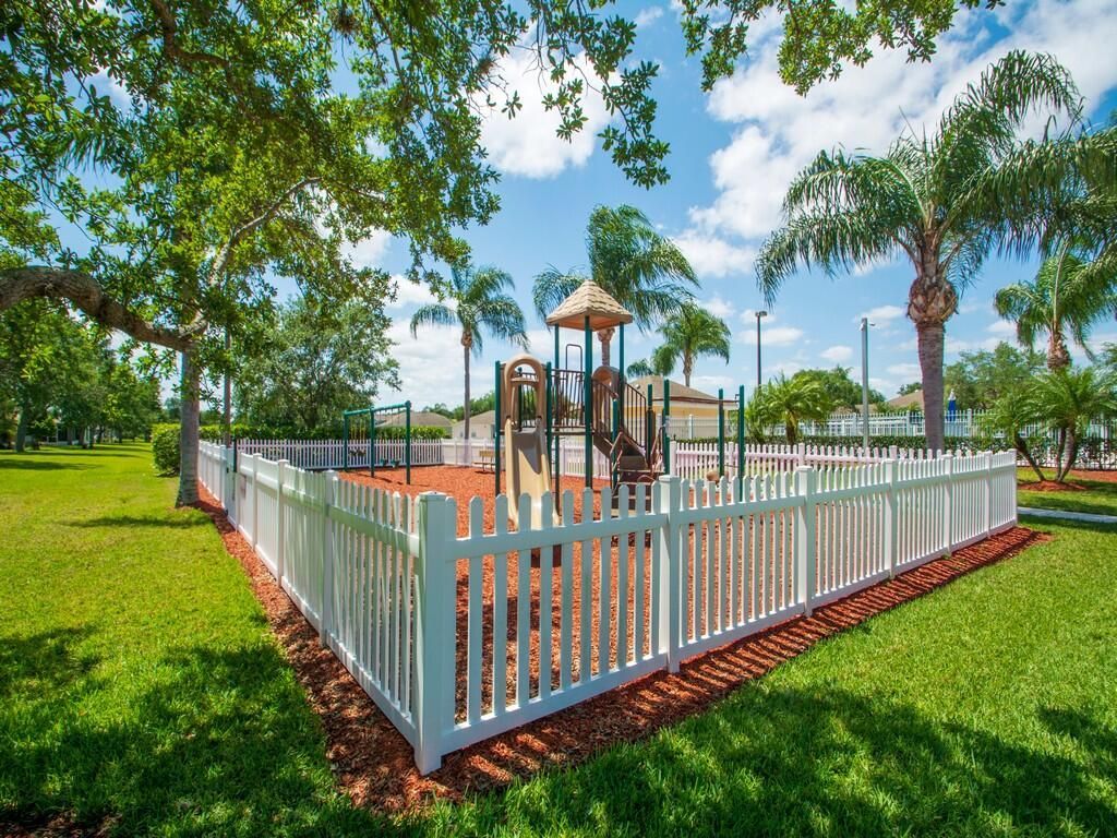 1007 E 13th Square, Vero Beach, FL 32960 Photo