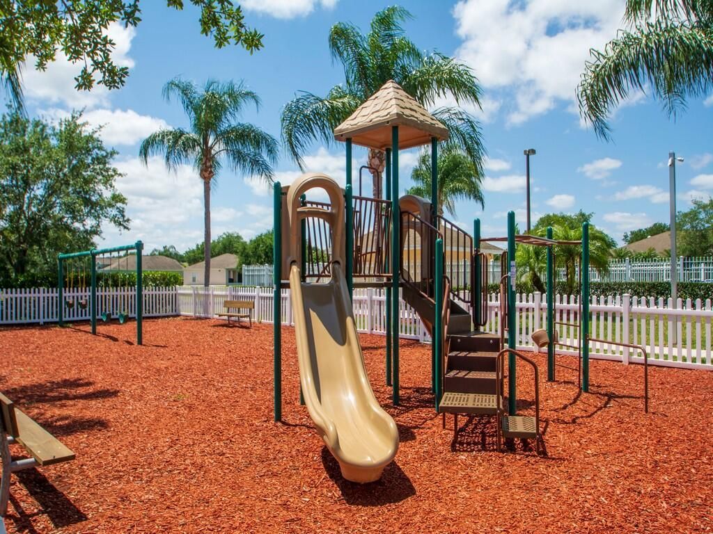 1007 E 13th Square, Vero Beach, FL 32960 Photo