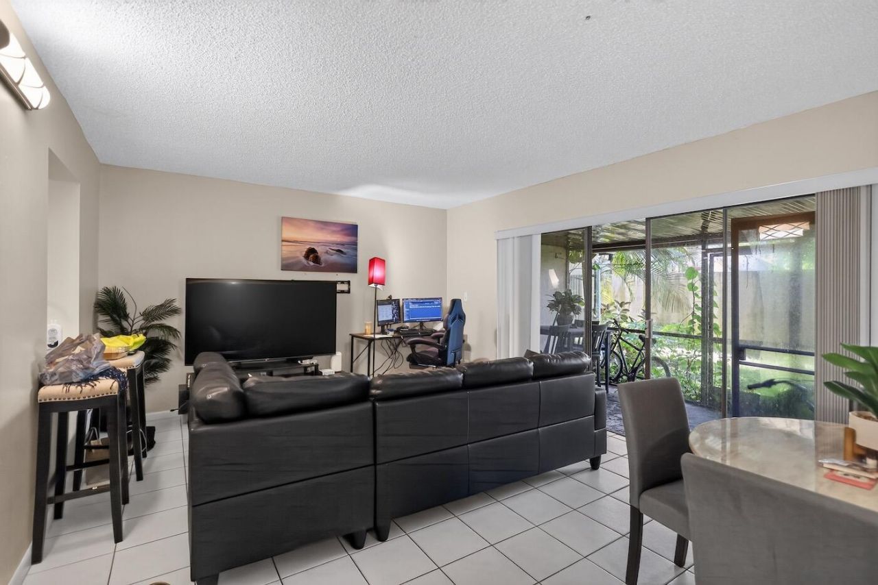 3254 N Pine Island Road, Sunrise, FL 33351 Photo