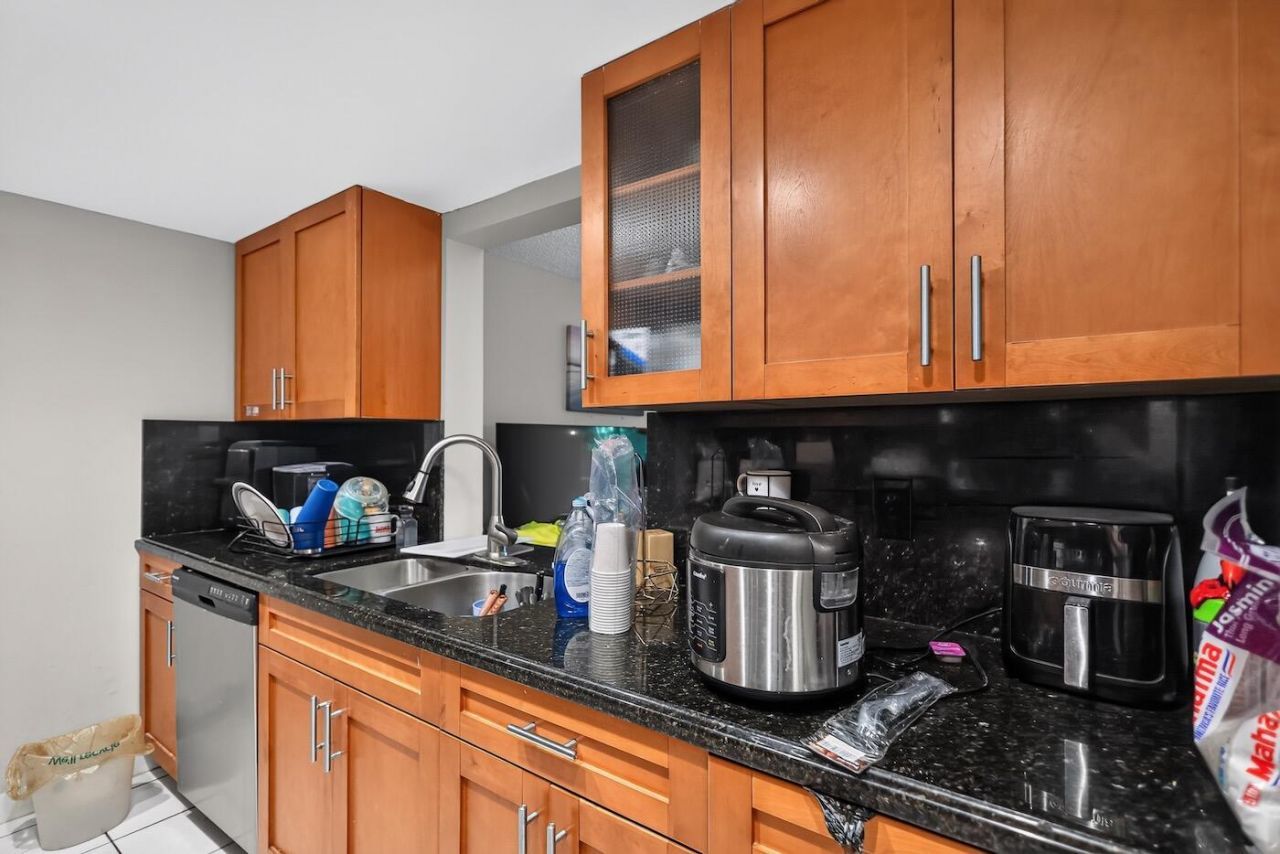 3254 N Pine Island Road, Sunrise, FL 33351 Photo