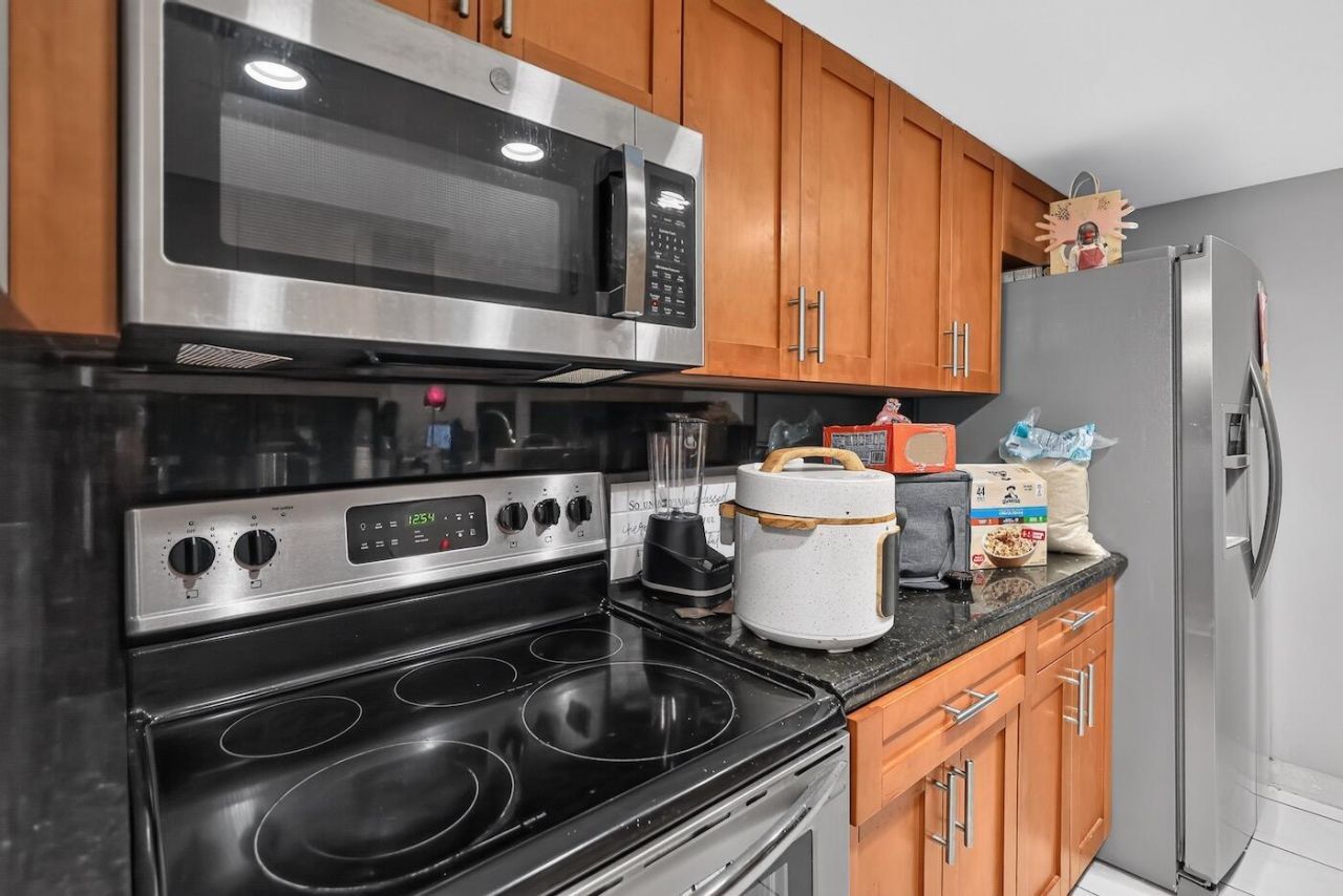 3254 N Pine Island Road, Sunrise, FL 33351 Photo