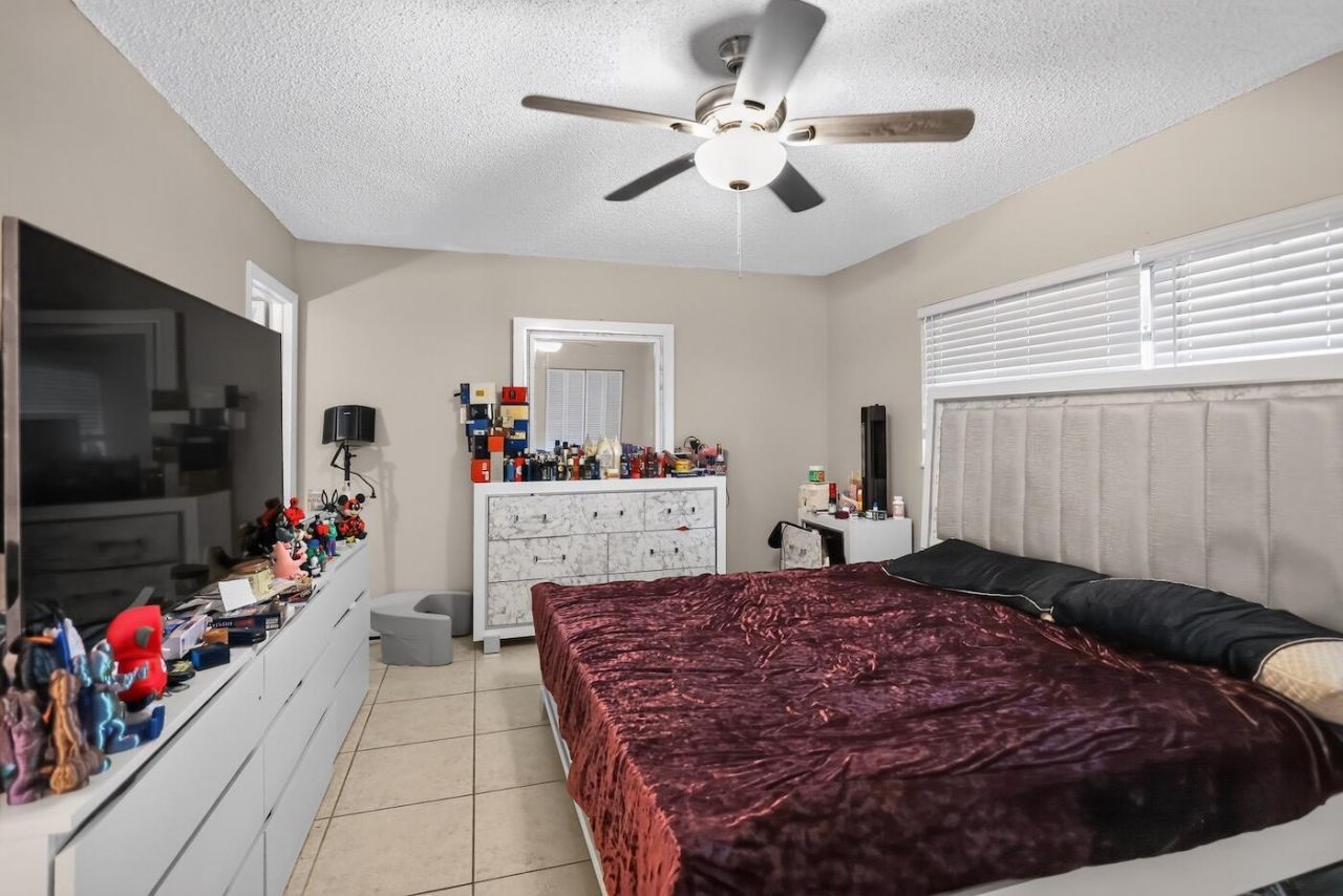 3254 N Pine Island Road, Sunrise, FL 33351 Photo