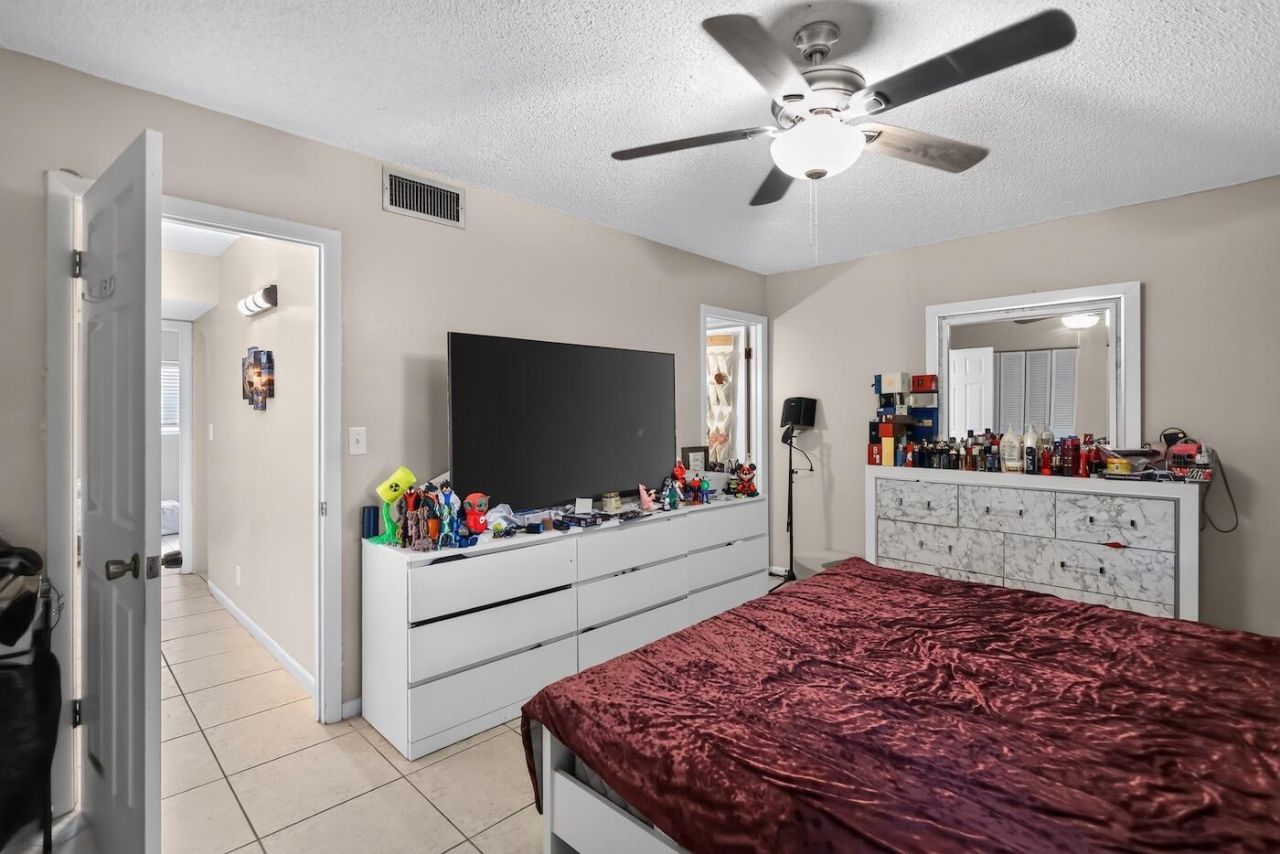 3254 N Pine Island Road, Sunrise, FL 33351 Photo