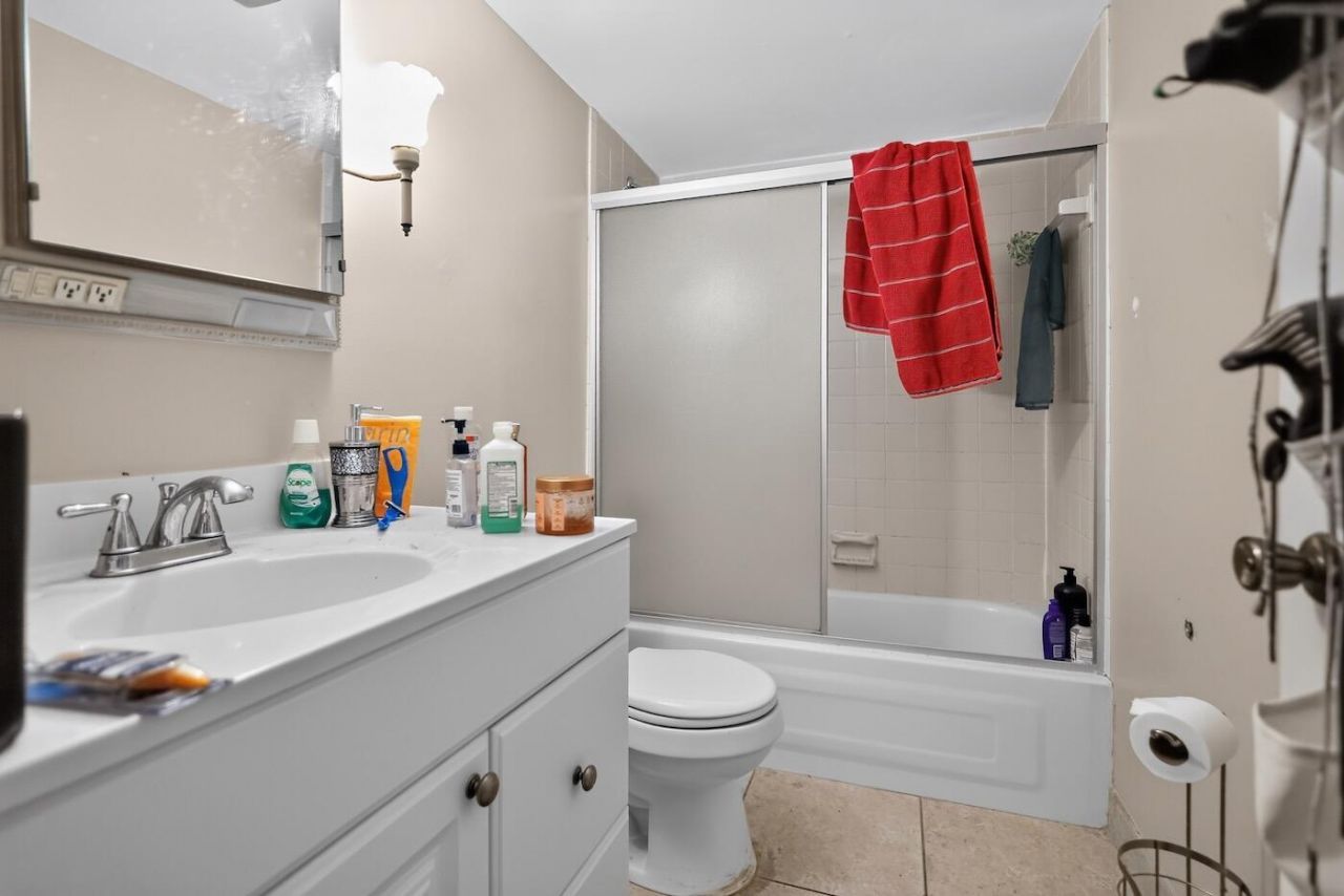 3254 N Pine Island Road, Sunrise, FL 33351 Photo