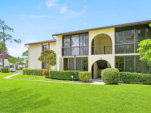 314 Knotty Pine Circle, Unit C-1, Greenacres, FL 33463