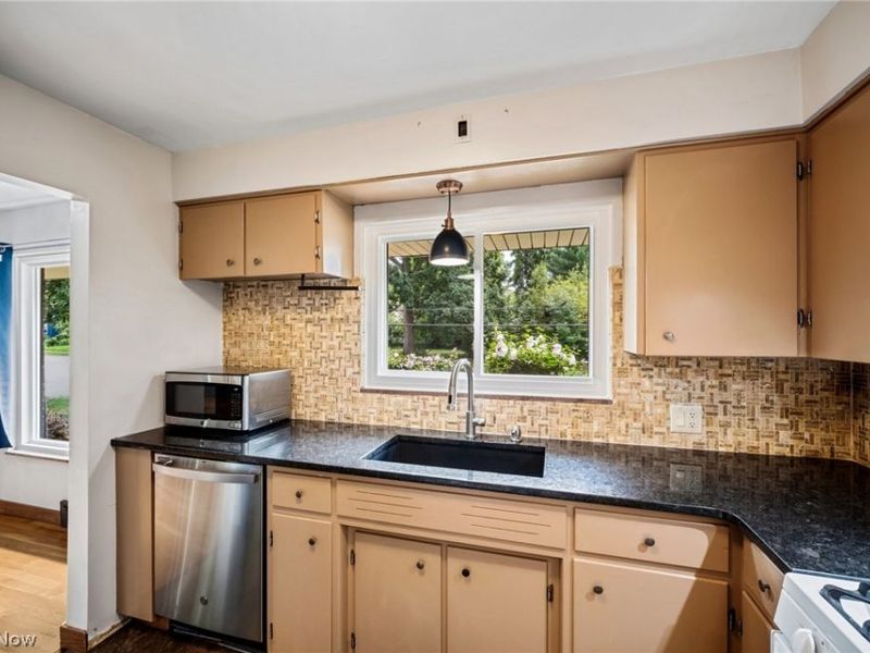 1287 Garman Road, Akron, OH 44313 Photo 8