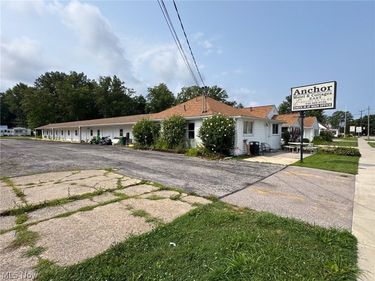 5196 Lake Drive N, Geneva on the Lake, OH 44041