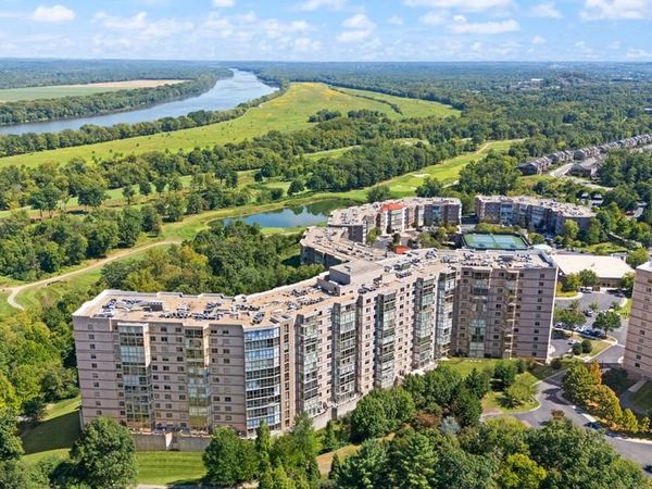 19355 CYPRESS RIDGE TERRACE, Unit 310, LEESBURG, VA 20176